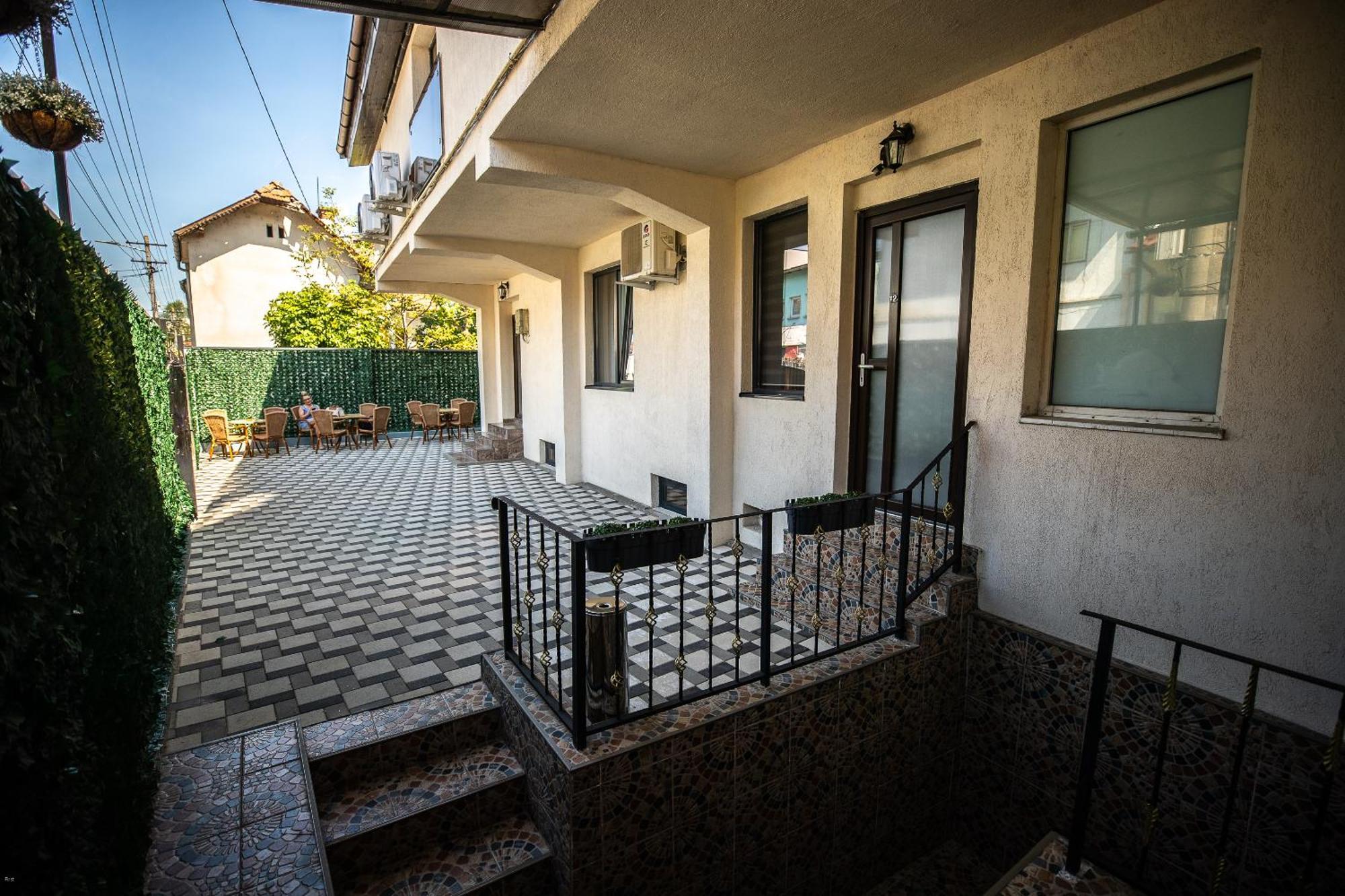 Hostel Nelana Cluj-Napoca Exterior foto